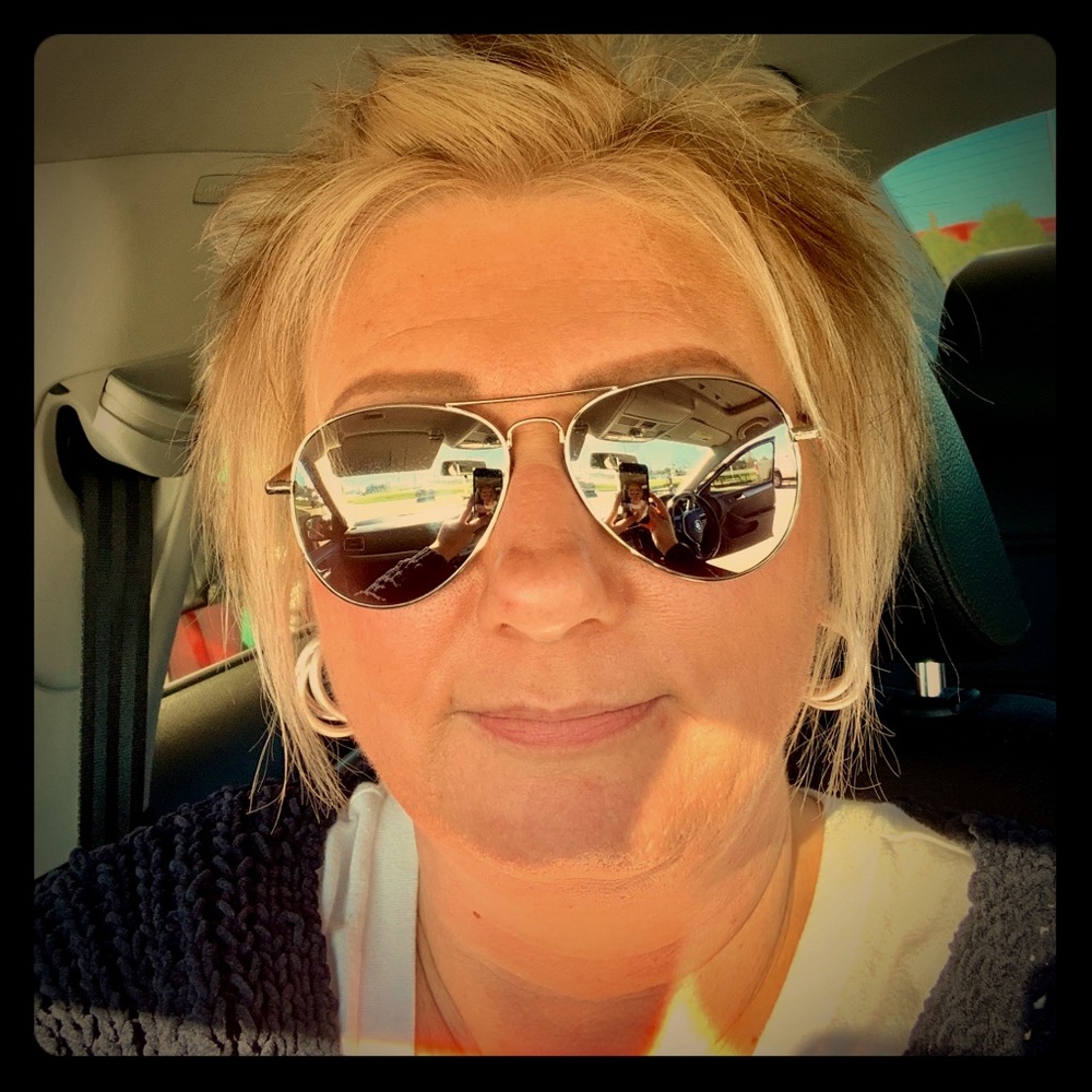 Meet your Posher, Kelly